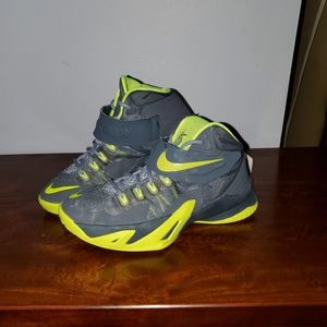 Nike Zoom Soldier VII Size 3.5